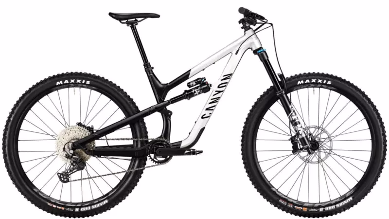 Czy rower trail nadaje się do skakania?