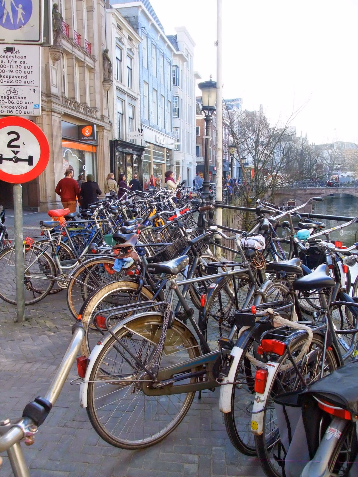 Ile rowerów jest w Amsterdamie?