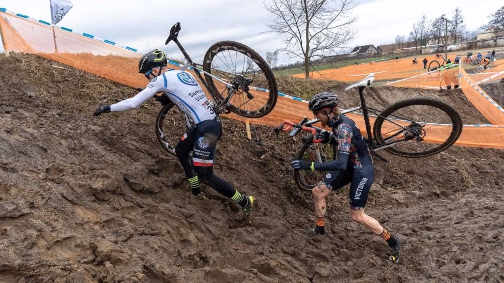 Czym się różni gravel od roweru przełajowego?