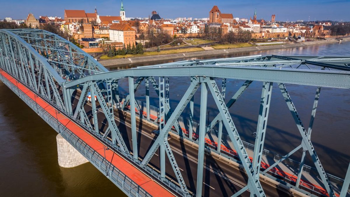 Kiedy powstał most Piłsudskiego w Toruniu?