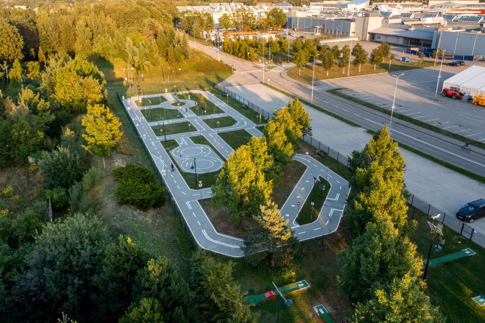 Czy do Port Łódź można wejść z psem?