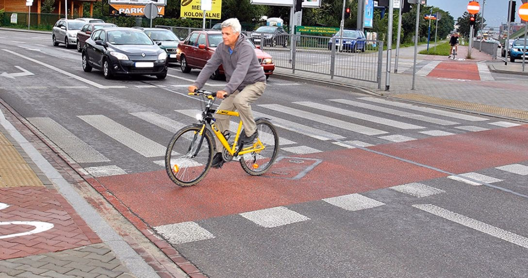 Czy rowerzyści mogą korzystać z przejść dla pieszych?