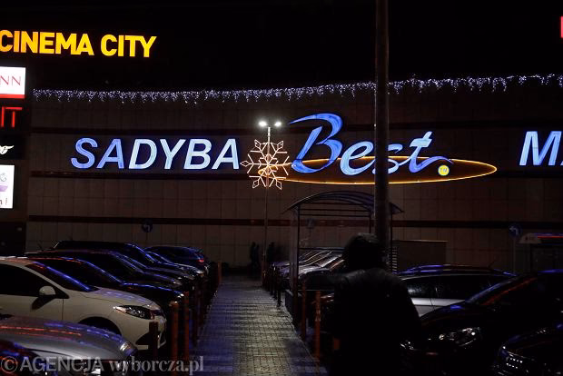 Czy Sadyba jest otwarta w niedzielę?
