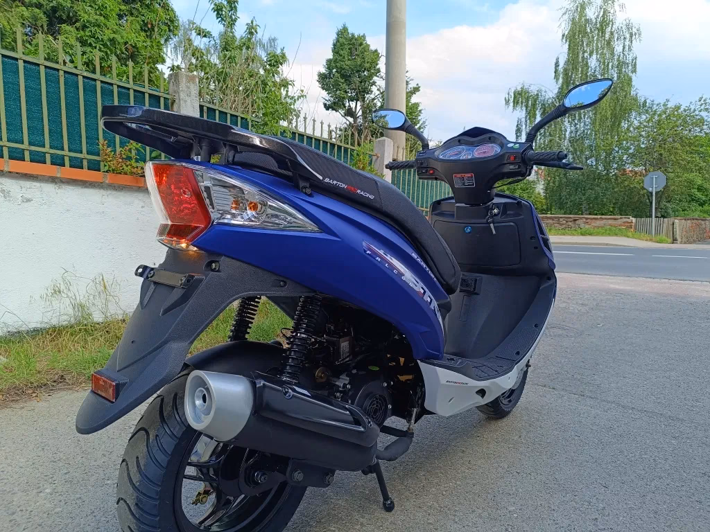 Z jaką prędkością jeździ skuter 50?