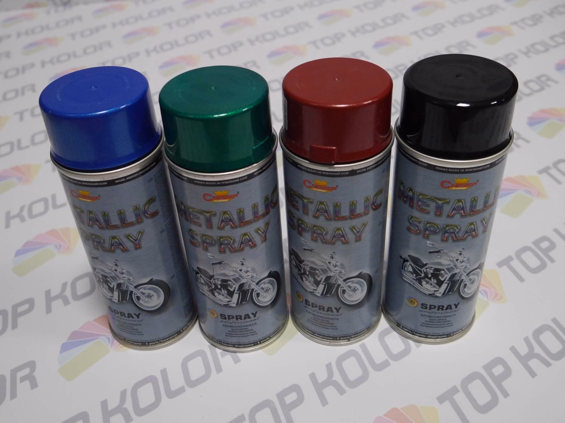 Ile schnie czarny spray?
